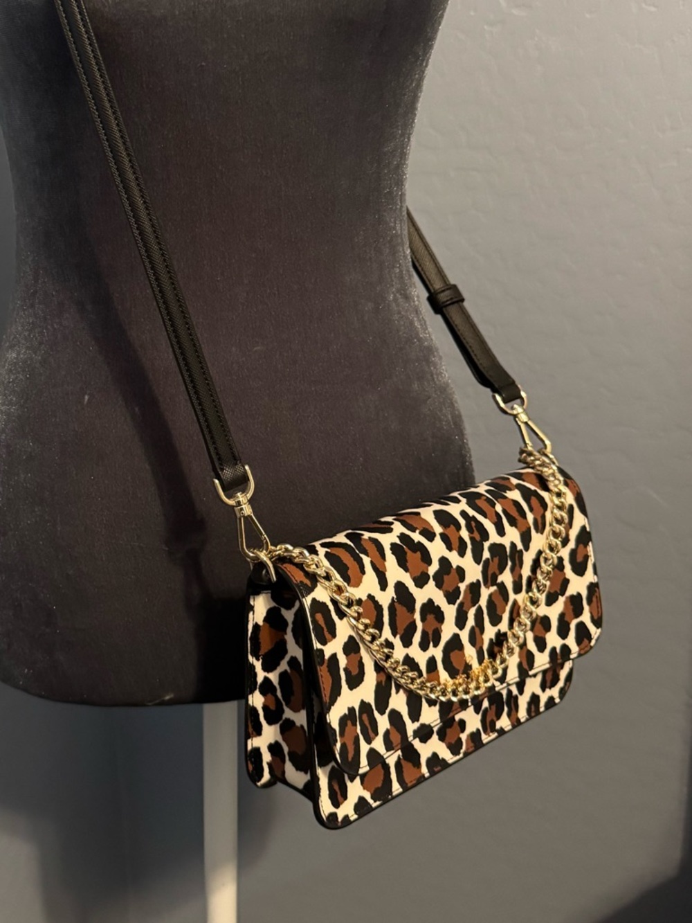 KATE SPADE-Leopard Print Crossbody Bag with Chain Accent - Brown/Black